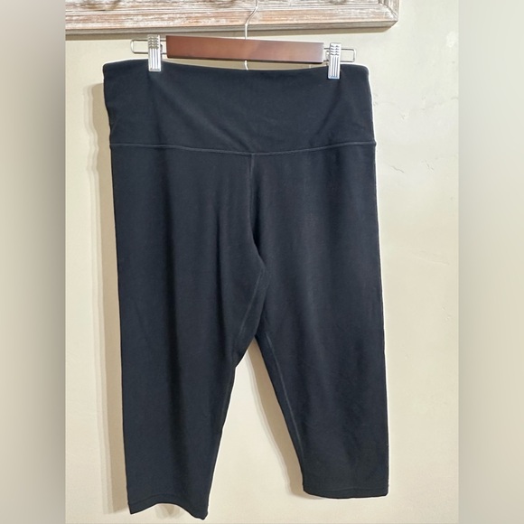 2 Pairs of 1x Athleta Elation Capris 🫨 - Picture 6 of 8